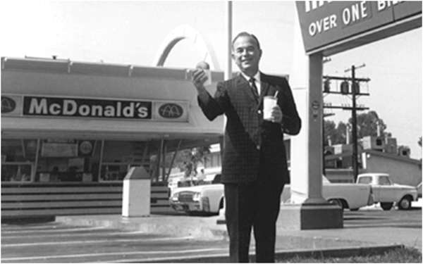 Ray Kroc (with Robert Anderson): Алғашқы әсер: Кезектегі мінсіздік пен жылдамдық