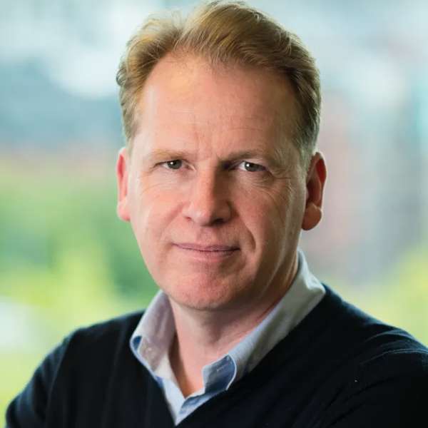 Nigel Toon: Жапондық алпауыттың келуі: SoftBank-пен мәміле және оның жаһандық салдары