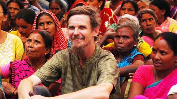 Abhijit V. Banerjee and Esther Duflo: Кіріспе: Экономиканың адамдық кейпі