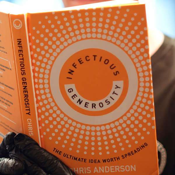 Chris Anderson: Бес минуттық мейірімділік: Микро-жомарттықтың күнделікті формуласы