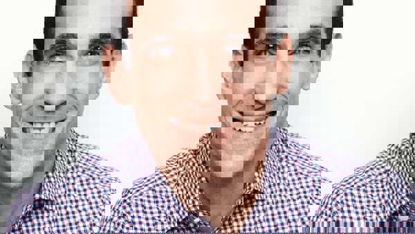 Nir Eyal (with Julie Li): Неге біз экранға жабысамыз? Ішкі мазасыздықтың психологиясы