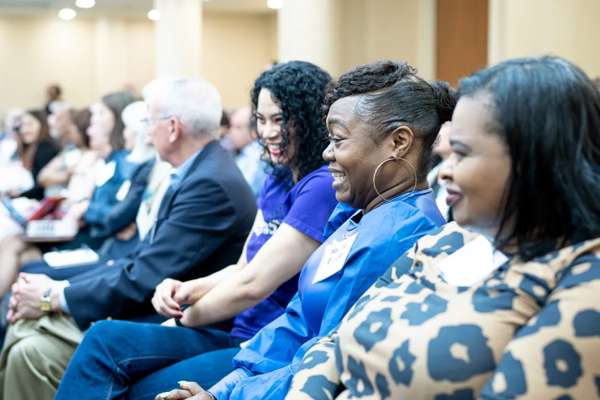 Adriatikus Založba d.o.o.: Өз «Меніңді» сақтау: Ішкі дауысты нарық шуынан қалай қорғау керек?